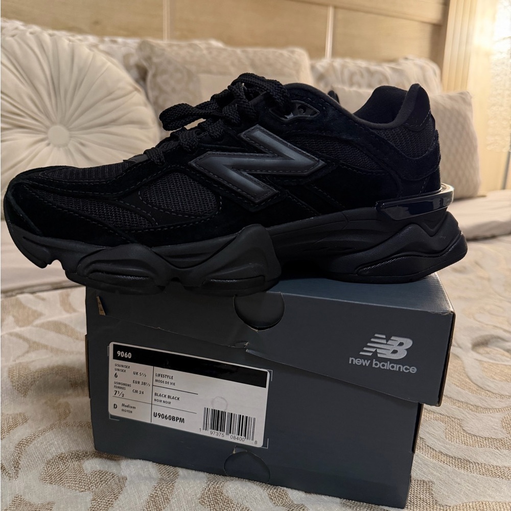 New Balance Triple Black Athletic Shoes